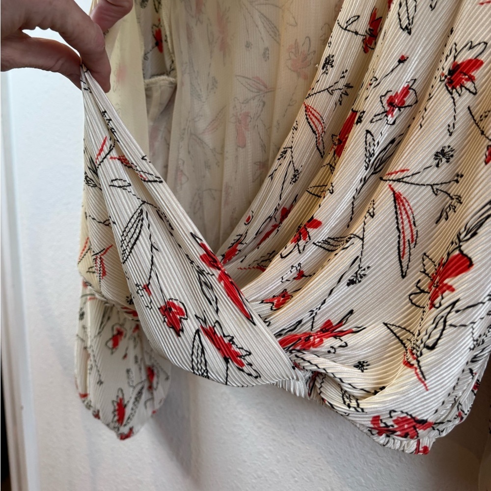 ASTR THE LABEL Pleated Poet Sleeve Cinch Waist Blouse - Picture 8 of 12